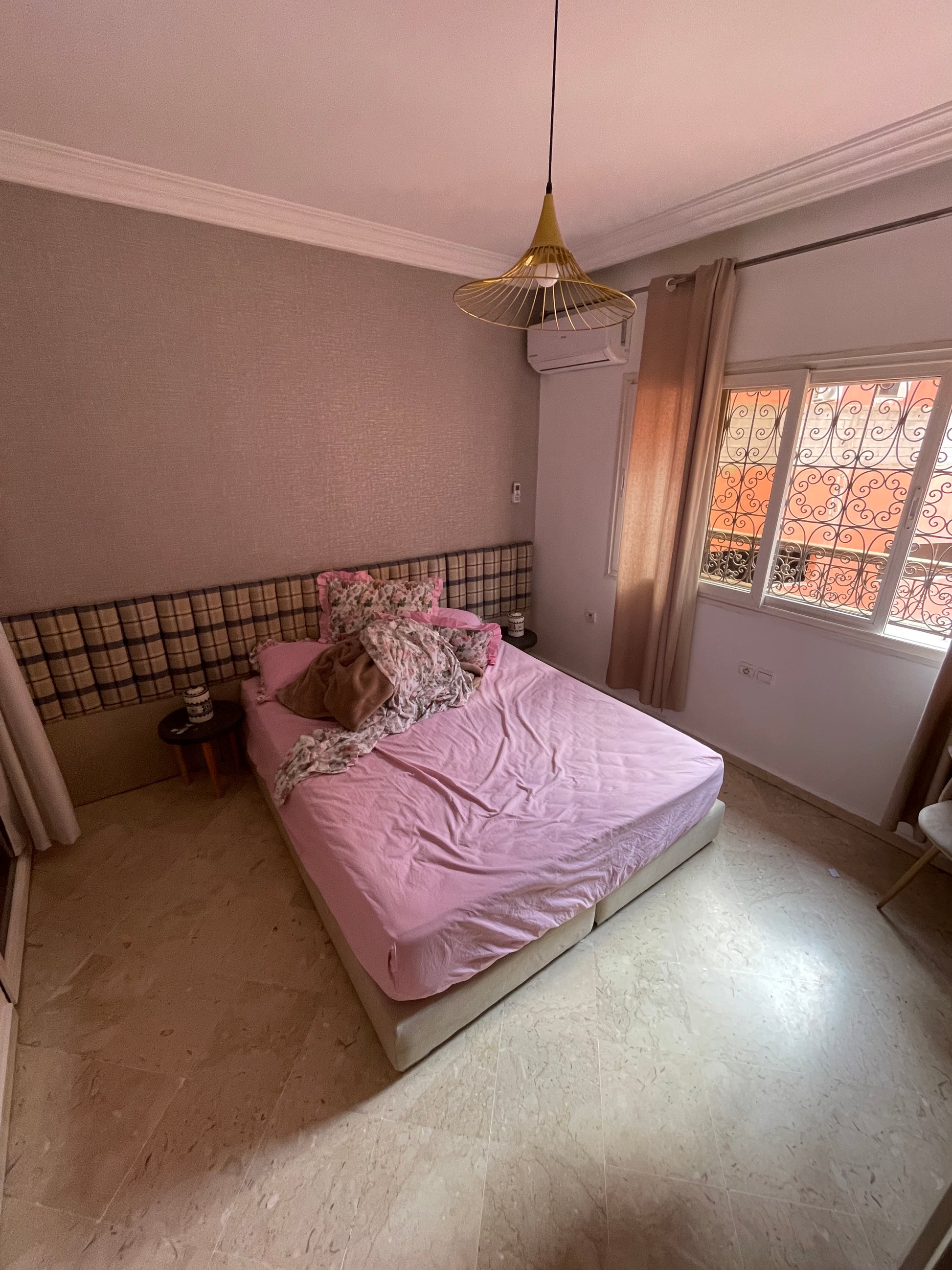 Chambre spacieuse dans un appartement familial à Guéliz Marrakech