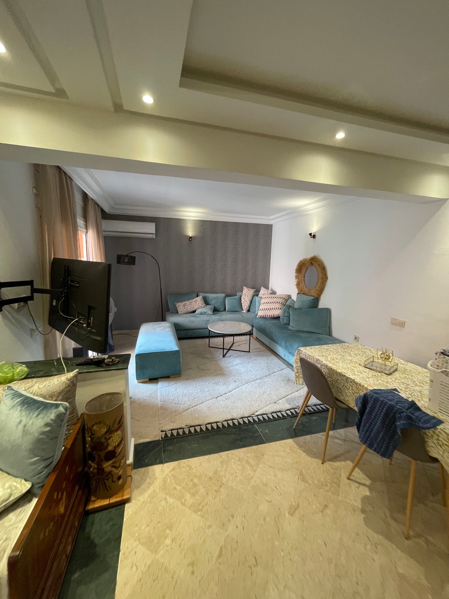 Espace de vie ouvert dans un appartement premium à Guéliz Marrakech